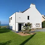 Villa l\'hermine Vue mer exceptionnelle, prestation luxe contemporaine avec cinema et spa, borne voit électrique