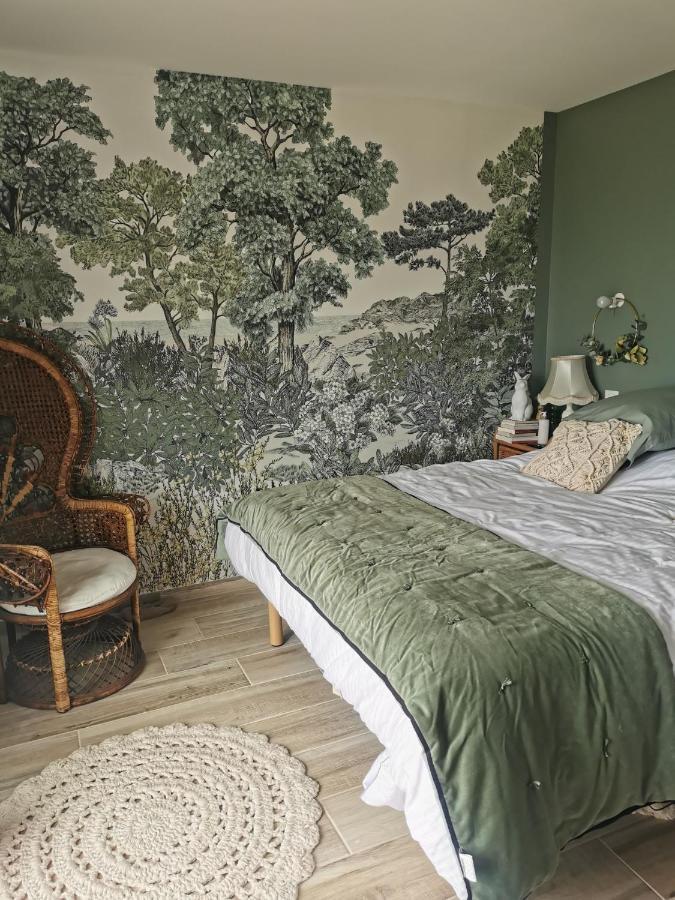 L'hermine Vue Exceptionnelle, Prestation Luxe Contemporaine Avec Cinema Et Spa, Borne Voit électrique