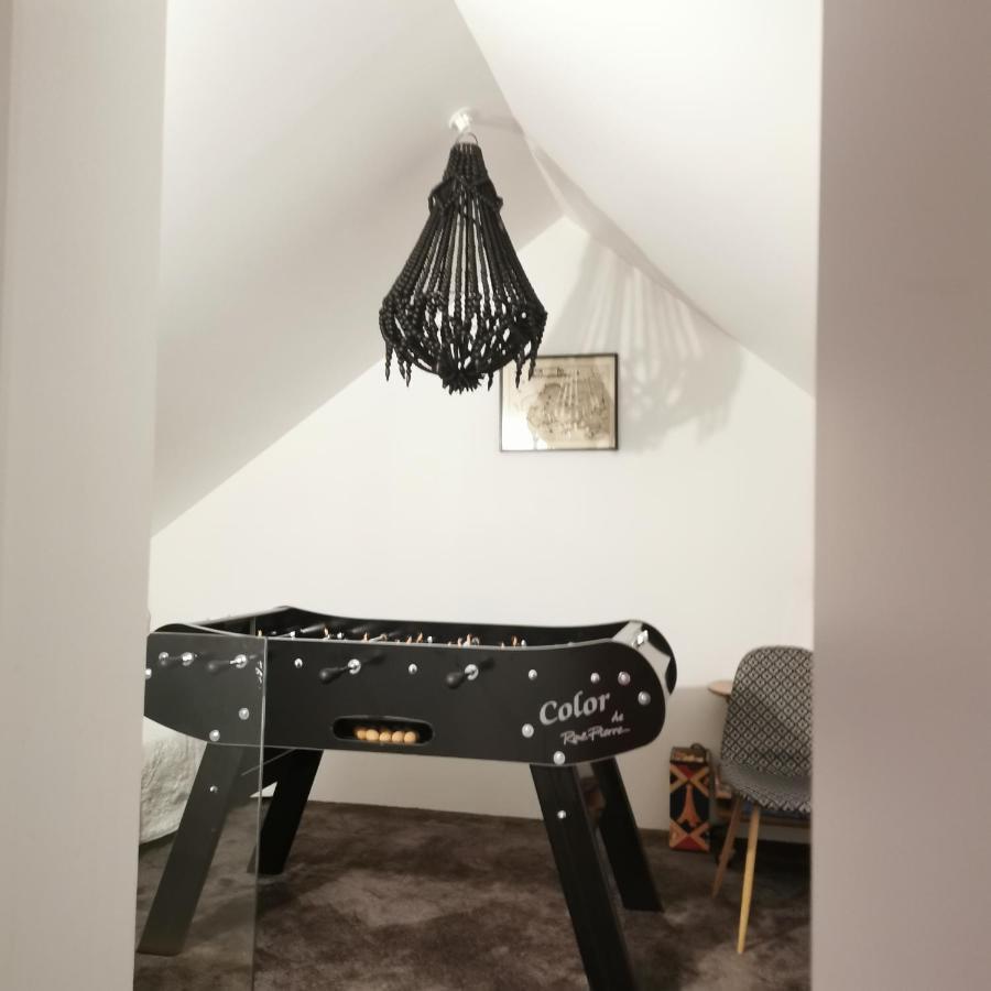 L'hermine Vue Exceptionnelle, Prestation Luxe Contemporaine Avec Cinema Et Spa, Borne Voit électrique