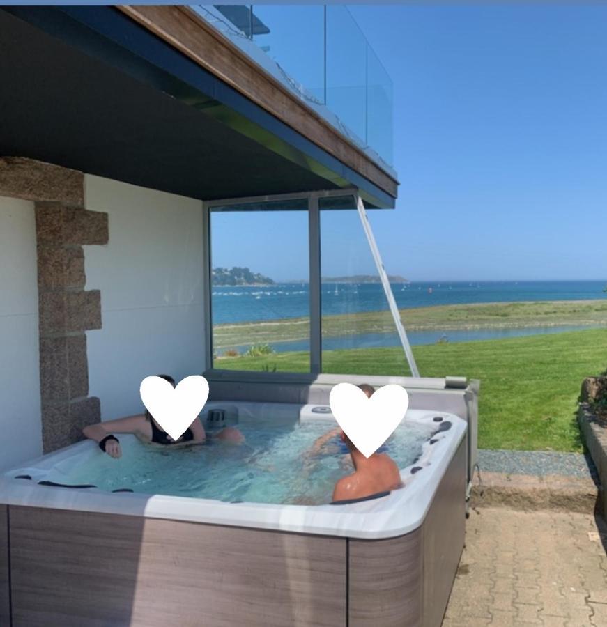 Villa L'hermine Vue Exceptionnelle, Prestation Luxe Contemporaine Avec Cinema Et Spa, Borne Voit électrique *